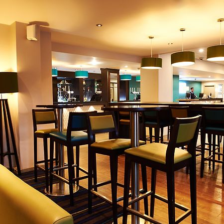 Holiday Inn Express Manchester Airport By Ihg Ringway Екстериор снимка