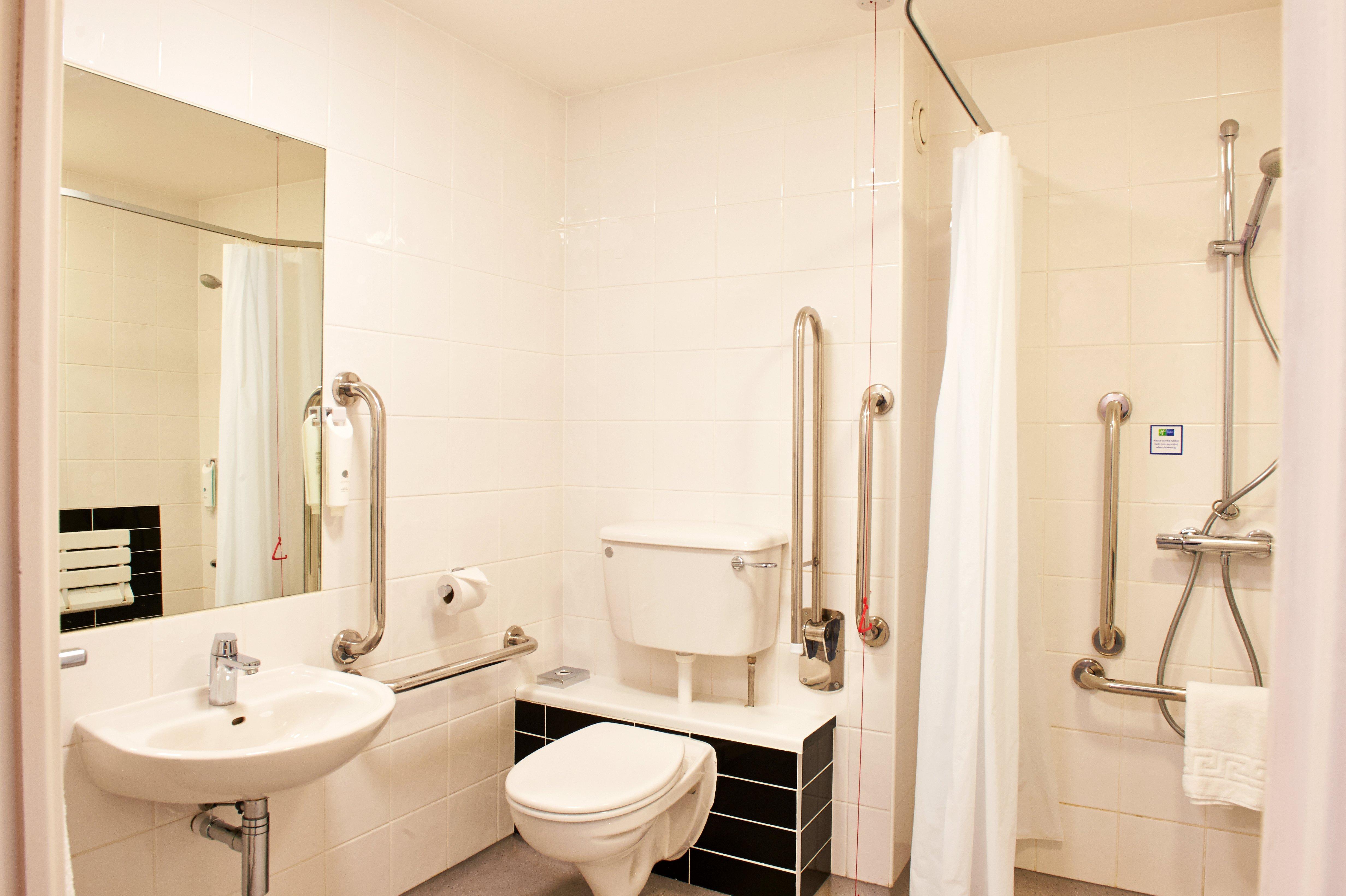 Holiday Inn Express Manchester Airport By Ihg Ringway Екстериор снимка