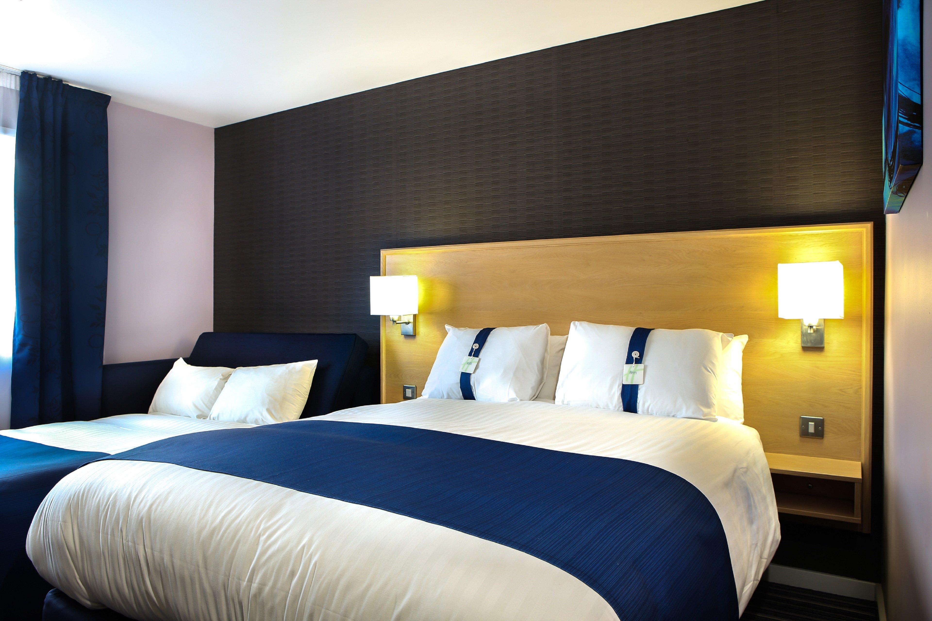 Holiday Inn Express Manchester Airport By Ihg Ringway Екстериор снимка