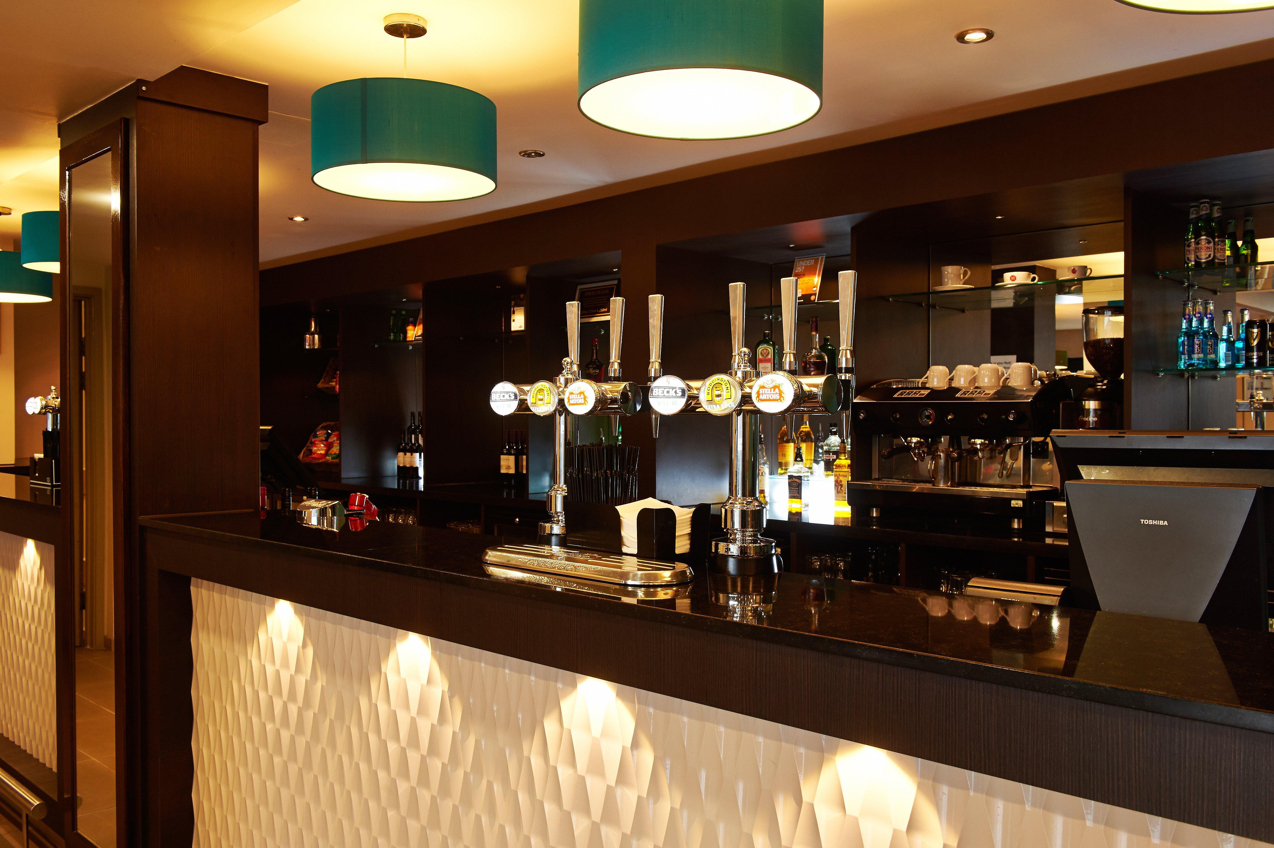 Holiday Inn Express Manchester Airport By Ihg Ringway Екстериор снимка