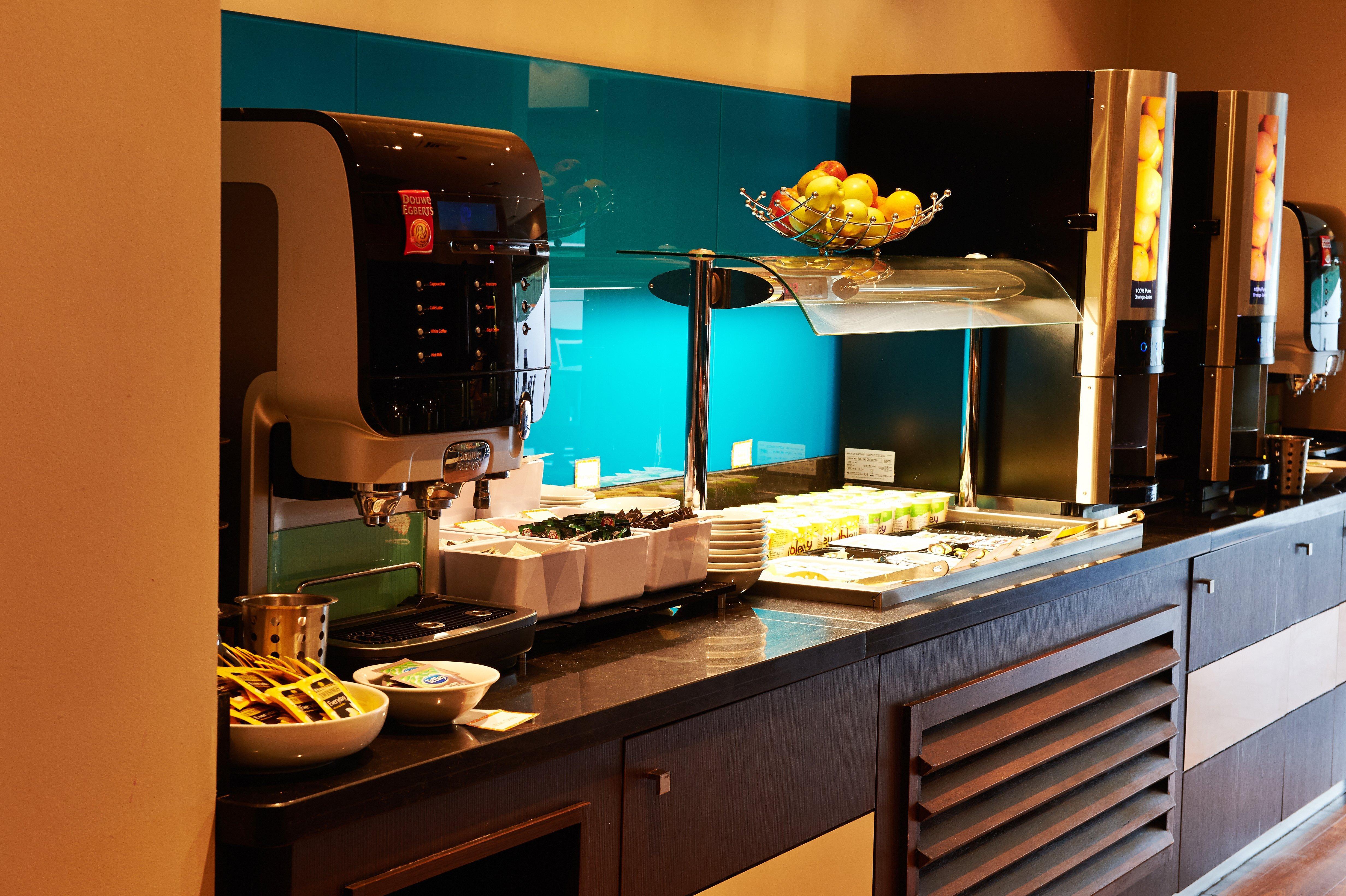 Holiday Inn Express Manchester Airport By Ihg Ringway Екстериор снимка