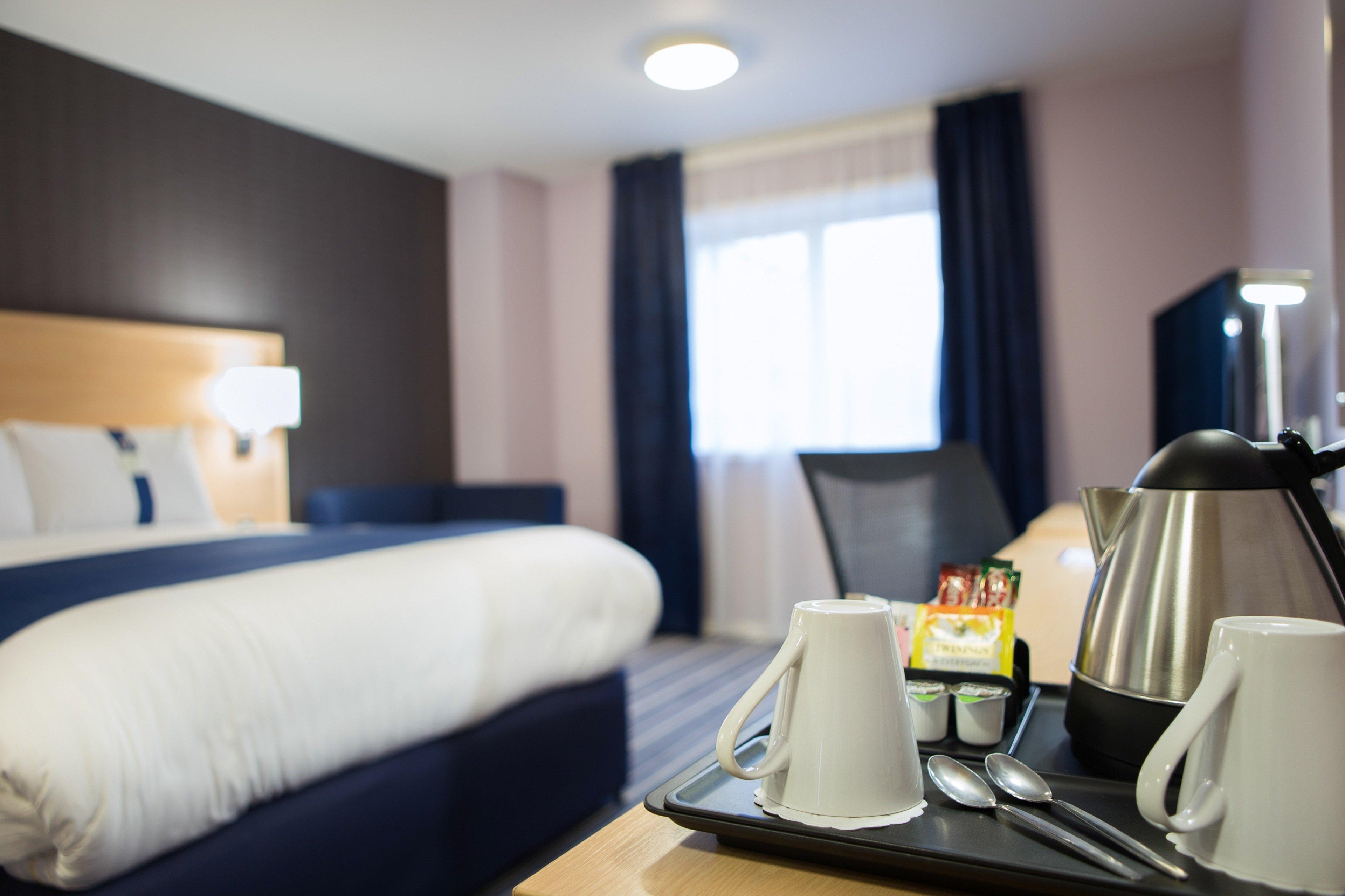 Holiday Inn Express Manchester Airport By Ihg Ringway Екстериор снимка
