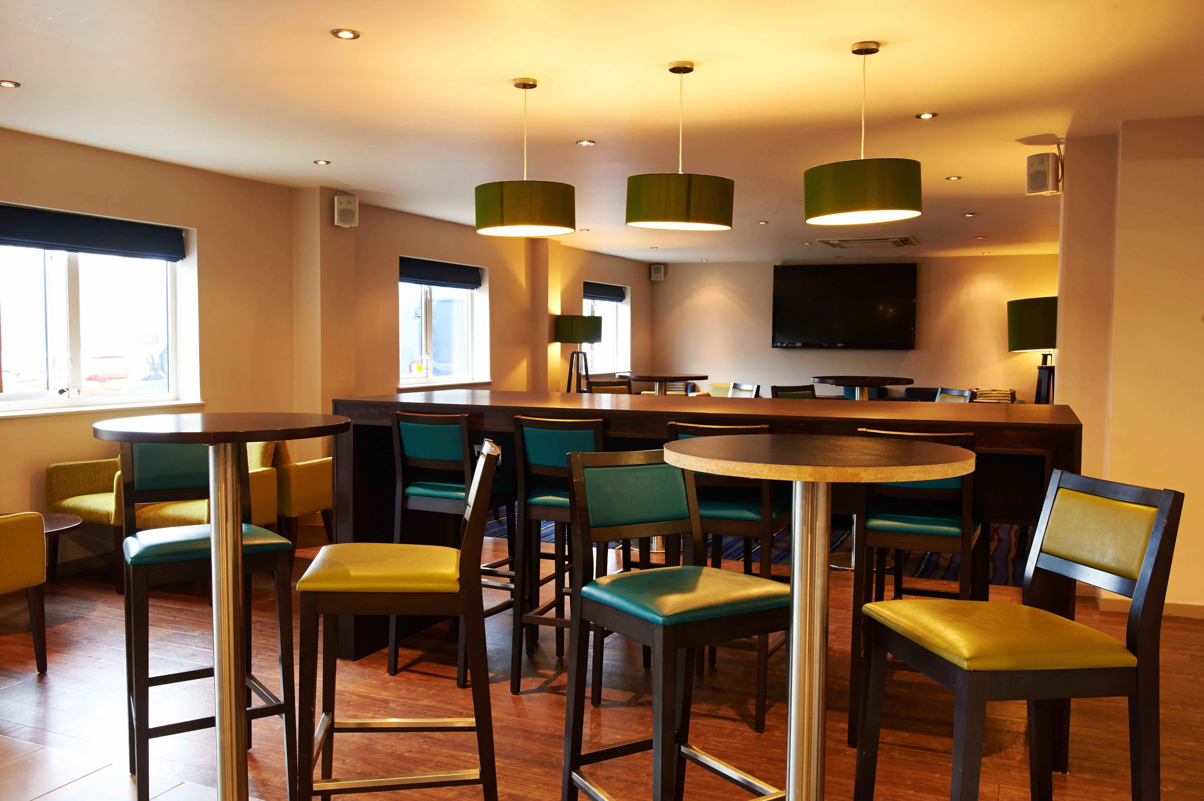 Holiday Inn Express Manchester Airport By Ihg Ringway Екстериор снимка