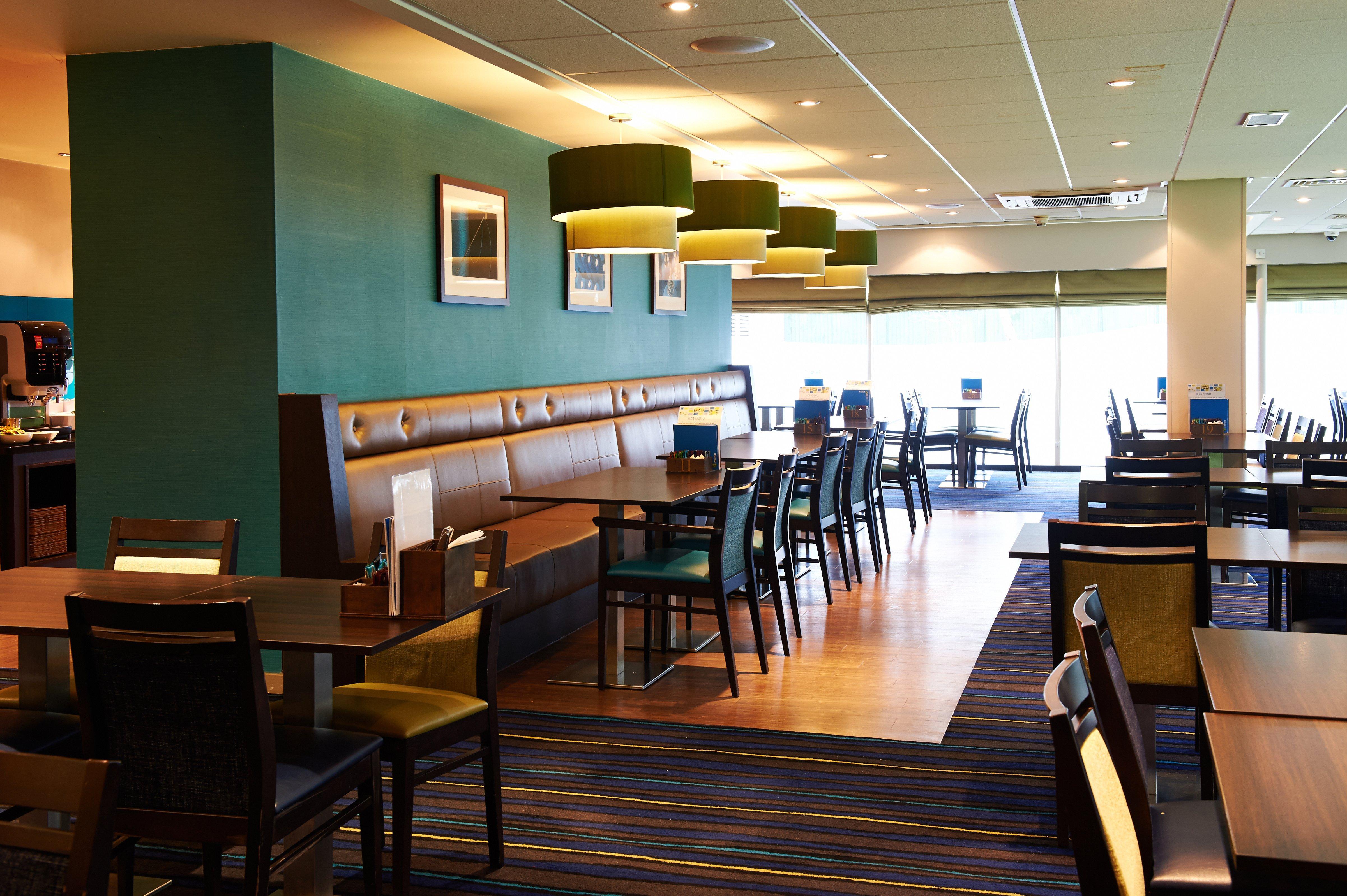 Holiday Inn Express Manchester Airport By Ihg Ringway Екстериор снимка