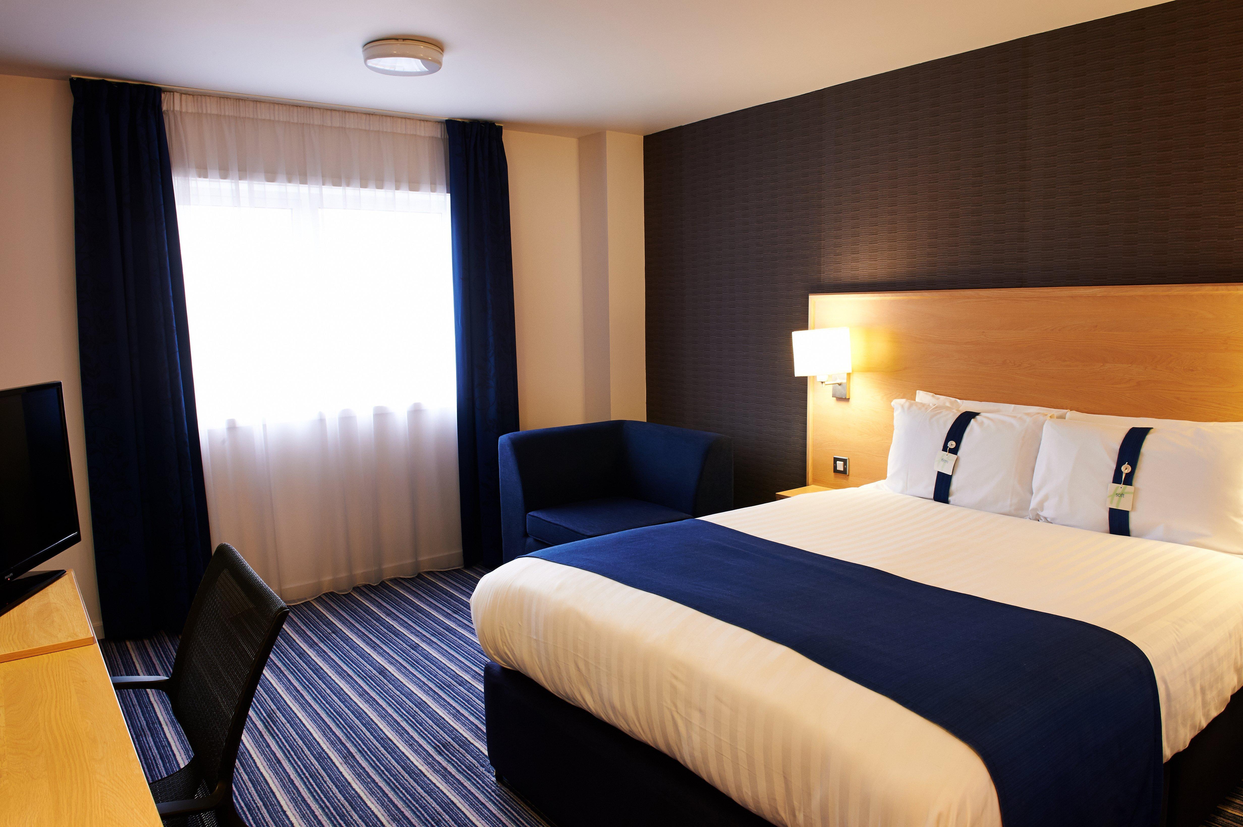 Holiday Inn Express Manchester Airport By Ihg Ringway Екстериор снимка